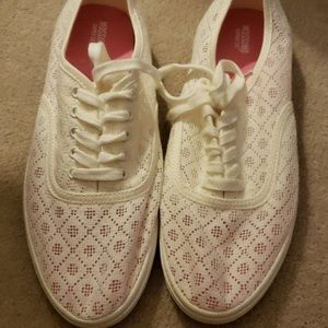 Mossimo lace shoes